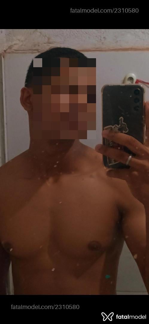 Acompanhante homem morena (o) de olhos castanhos em Porangatu Acompanhante homem morena (o) de olhos castanhos em Porangatu - Pretinho