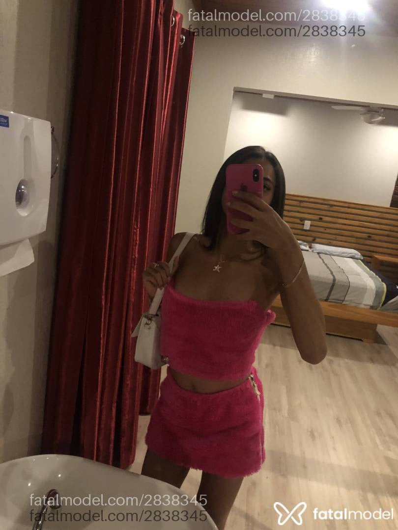 Acompanhante mulher com cabelo castanho de olhos castanhos em Curitiba - LLarissa
