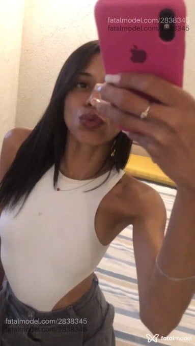 Acompanhante mulher com cabelo castanho de olhos castanhos em Curitiba - LLarissa