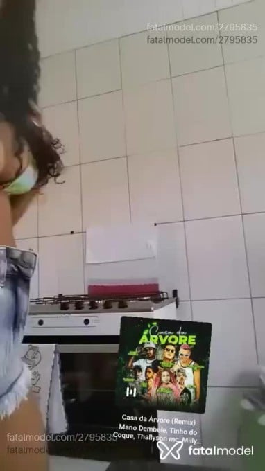 Acompanhante mulher morena (o) de olhos castanhos em Virtual Acompanhante mulher morena (o) de olhos castanhos em Virtual - Jujuby Rara
