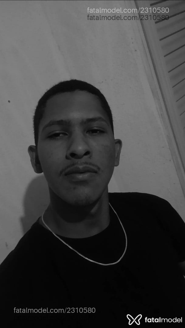 Acompanhante homem morena (o) de olhos castanhos em Porangatu Acompanhante homem morena (o) de olhos castanhos em Porangatu - Pretinho
