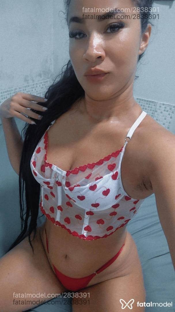 Acompanhante mulher com cabelo castanho de olhos castanhos - Japonesa