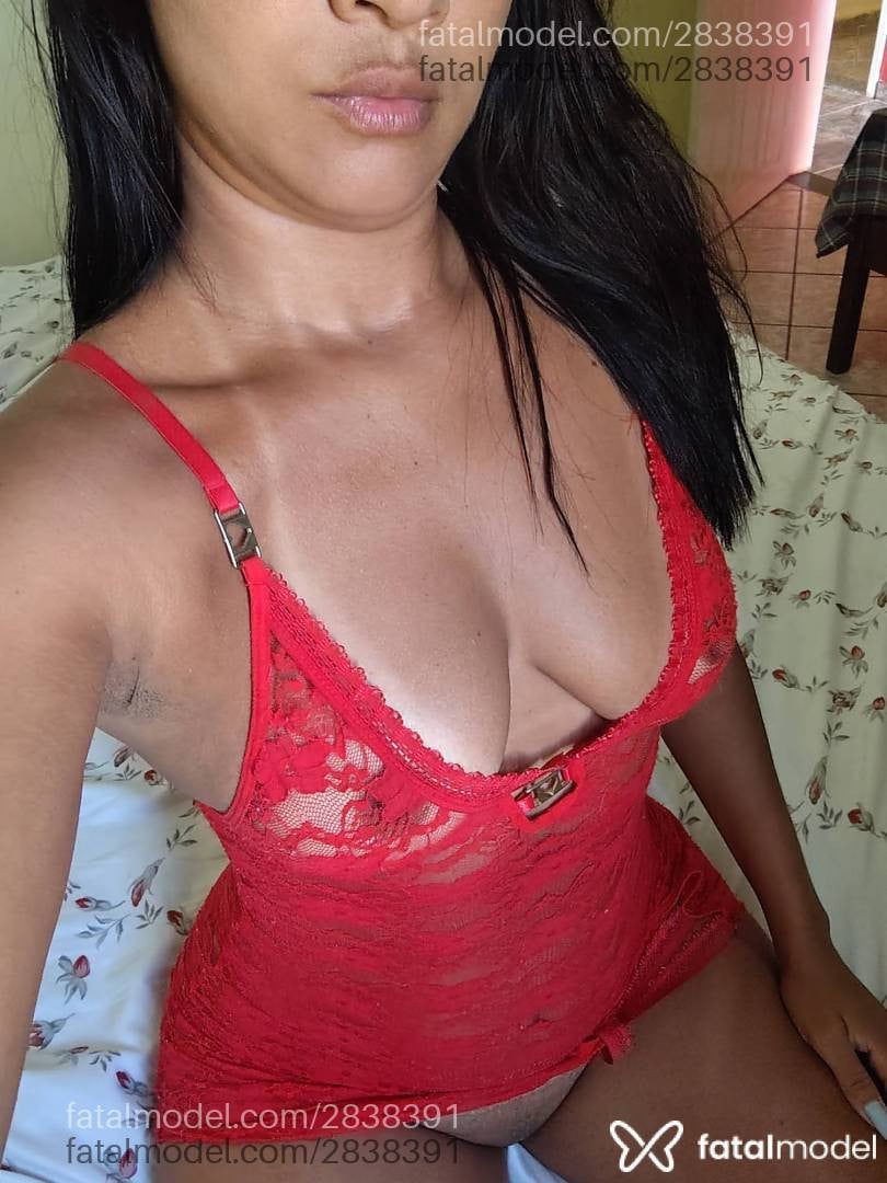 Acompanhante mulher com cabelo castanho de olhos castanhos - Japonesa