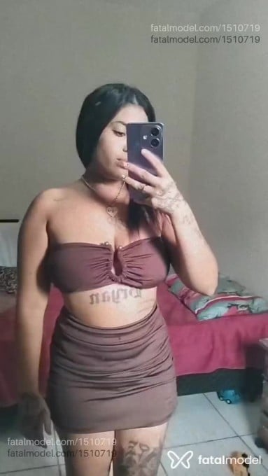 Acompanhante mulher morena (o) de olhos castanhos em Ubatuba - Valentina