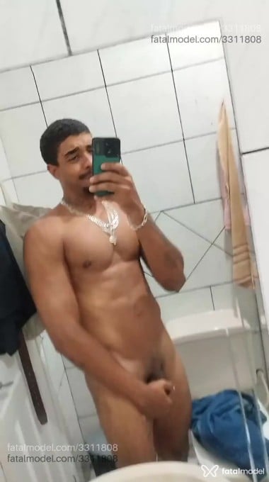 Acompanhante homem morena (o) de olhos castanhos em Vila Velha - Jacare Gs