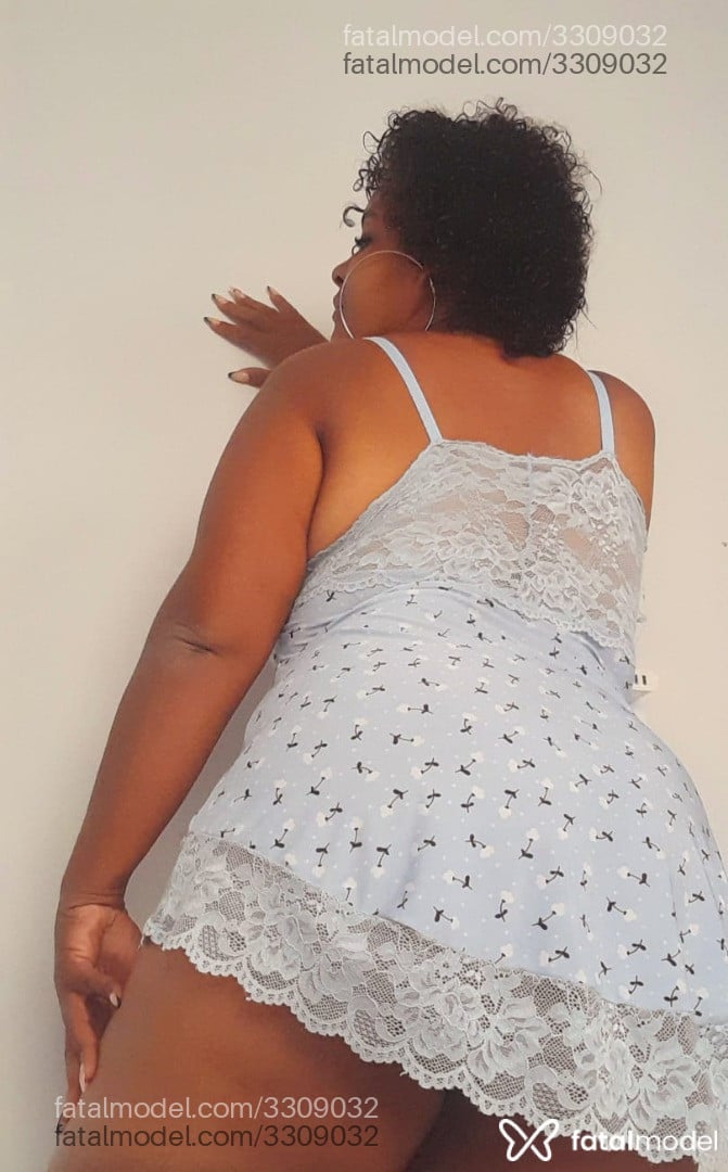 Acompanhante mulher morena (o) de olhos pretos em Trindade Acompanhante mulher morena (o) de olhos pretos em Trindade - Ninaah
