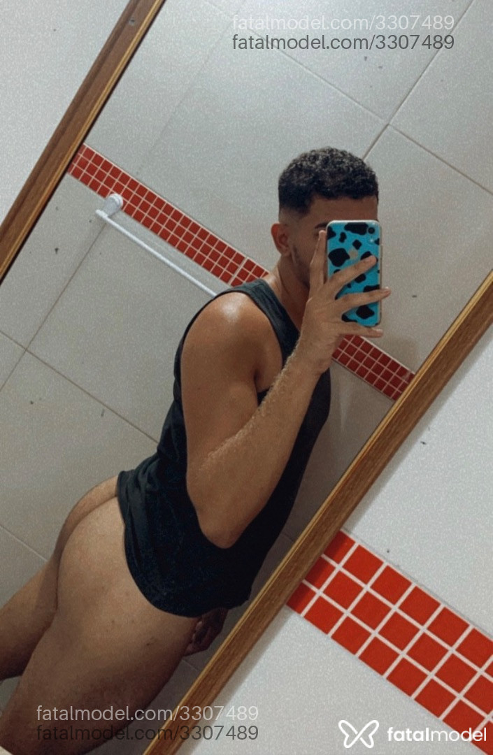 Acompanhante homem morena (o) de olhos pretos - Marco Vini Acompanhante homem morena (o) de olhos pretos - Marco Vini