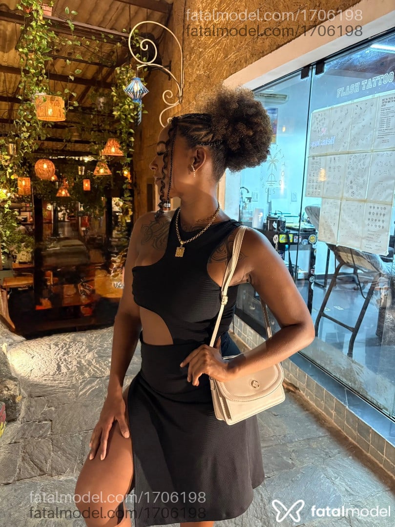 Acompanhante mulher morena (o) de olhos castanhos - Ludmilla