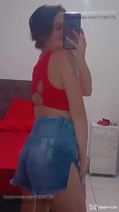 Acompanhante mulher com cabelo castanho de olhos verdes em Imbé Acompanhante mulher com cabelo castanho de olhos verdes em Imbé - Izzyy Monteiro