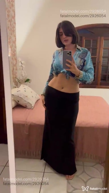 Acompanhante mulher com cabelo castanho de olhos castanhos em Itajaí - Layla Nassar