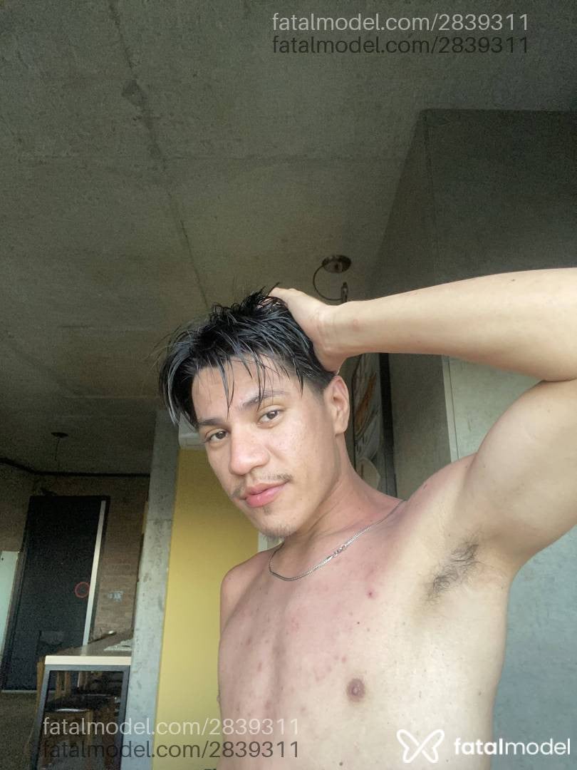 Acompanhante homem com cabelo castanho de olhos pretos em Balneário Camboriú - Dann Coutt