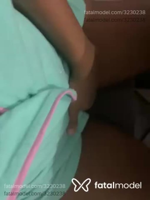 Acompanhante mulher morena (o) de olhos pretos em Virtual Acompanhante mulher morena (o) de olhos pretos em Virtual - Julinha