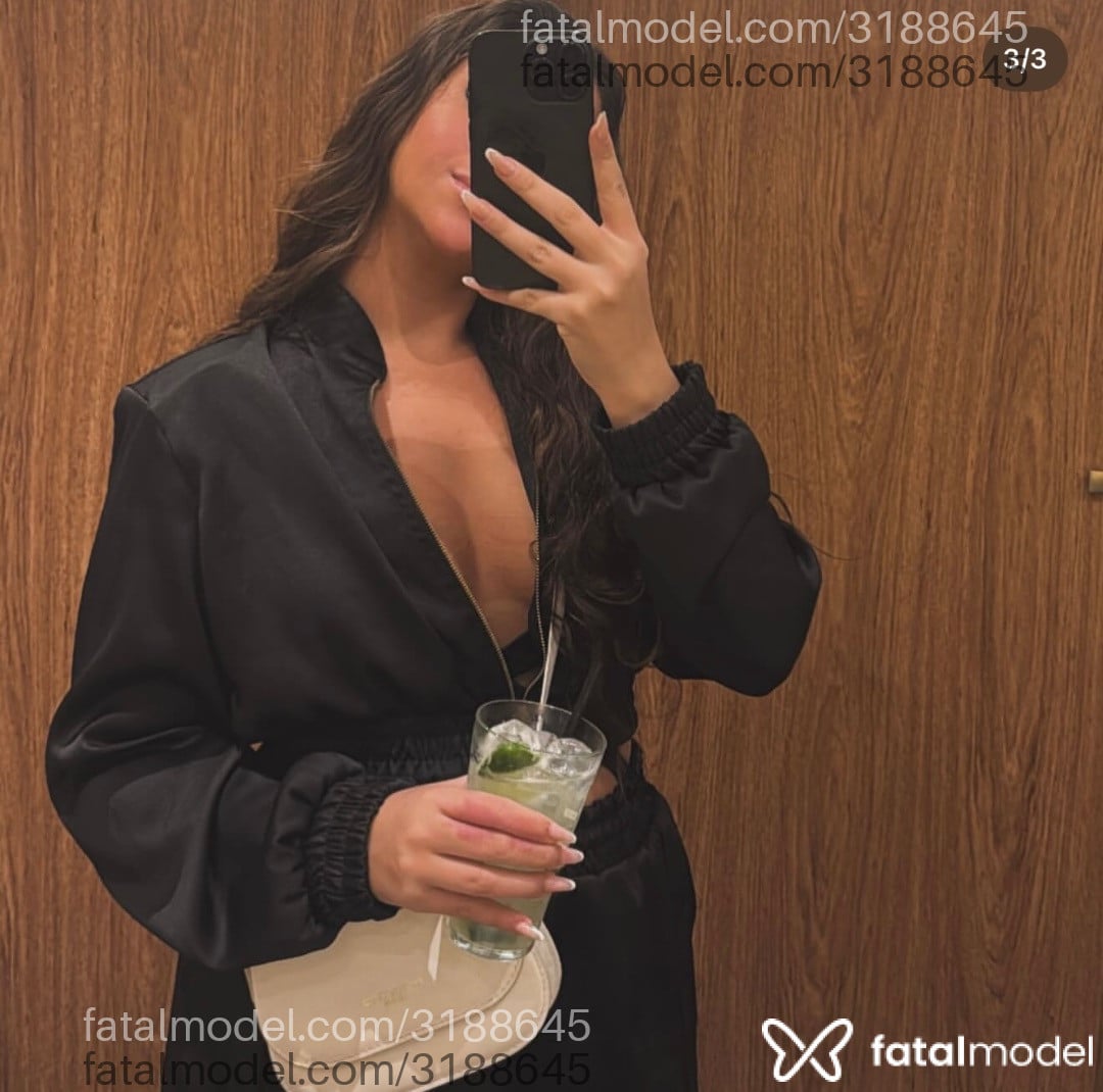 Acompanhante mulher com cabelo castanho de olhos mel em Rio de Janeiro - Mel