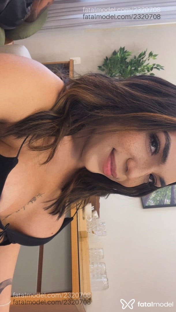 Acompanhante mulher trans morena (o) de olhos castanhos em Ribeirão Preto - Larissa Vitória