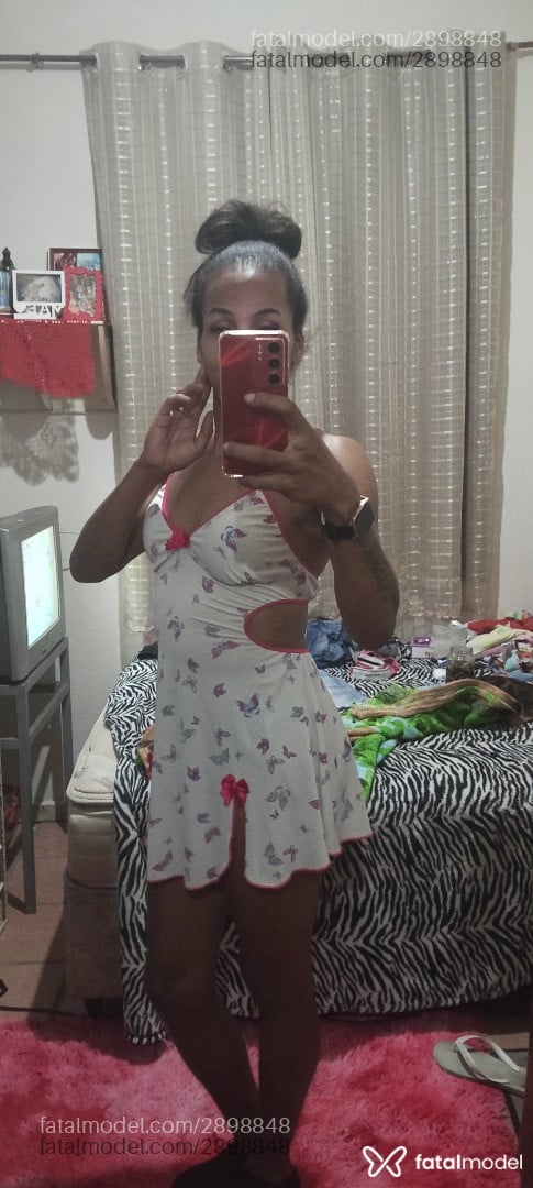 Acompanhante mulher trans com cabelo castanho de olhos castanhos em Mangaratiba - Allana Mel