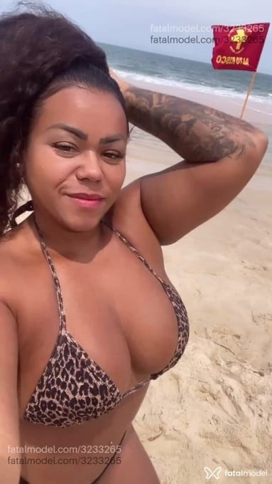 Acompanhante mulher morena (o) de olhos castanhos em Rio de Janeiro - Morena
