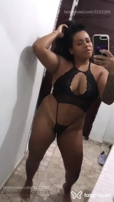 Acompanhante mulher morena (o) de olhos castanhos em Rio de Janeiro - Morena