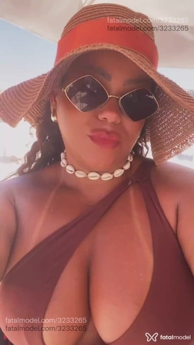 Acompanhante mulher morena (o) de olhos castanhos em Rio de Janeiro - Morena