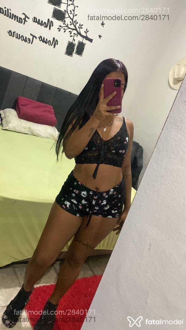 Acompanhante mulher morena (o) de olhos castanhos - Preta Rara