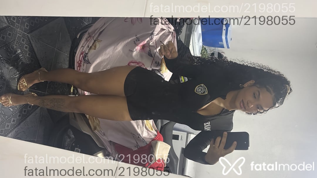 Acompanhante mulher morena (o) de olhos castanhos em Virtual - Luna