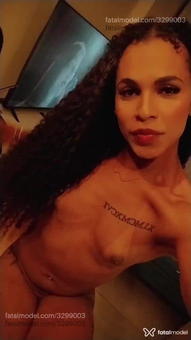 Acompanhante mulher trans morena (o) de olhos castanhos - Deyvilla Acompanhante mulher trans morena (o) de olhos castanhos - Deyvilla