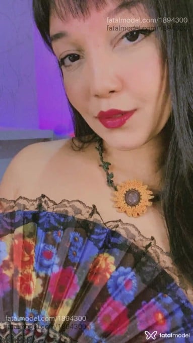 Acompanhante mulher morena (o) de olhos pretos em Brasília - Japaa