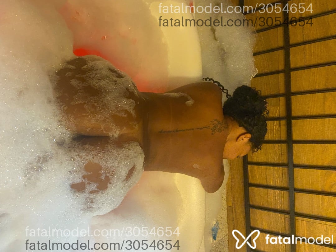 Acompanhante mulher com cabelo castanho de olhos pretos em Rio de Janeiro - Maya