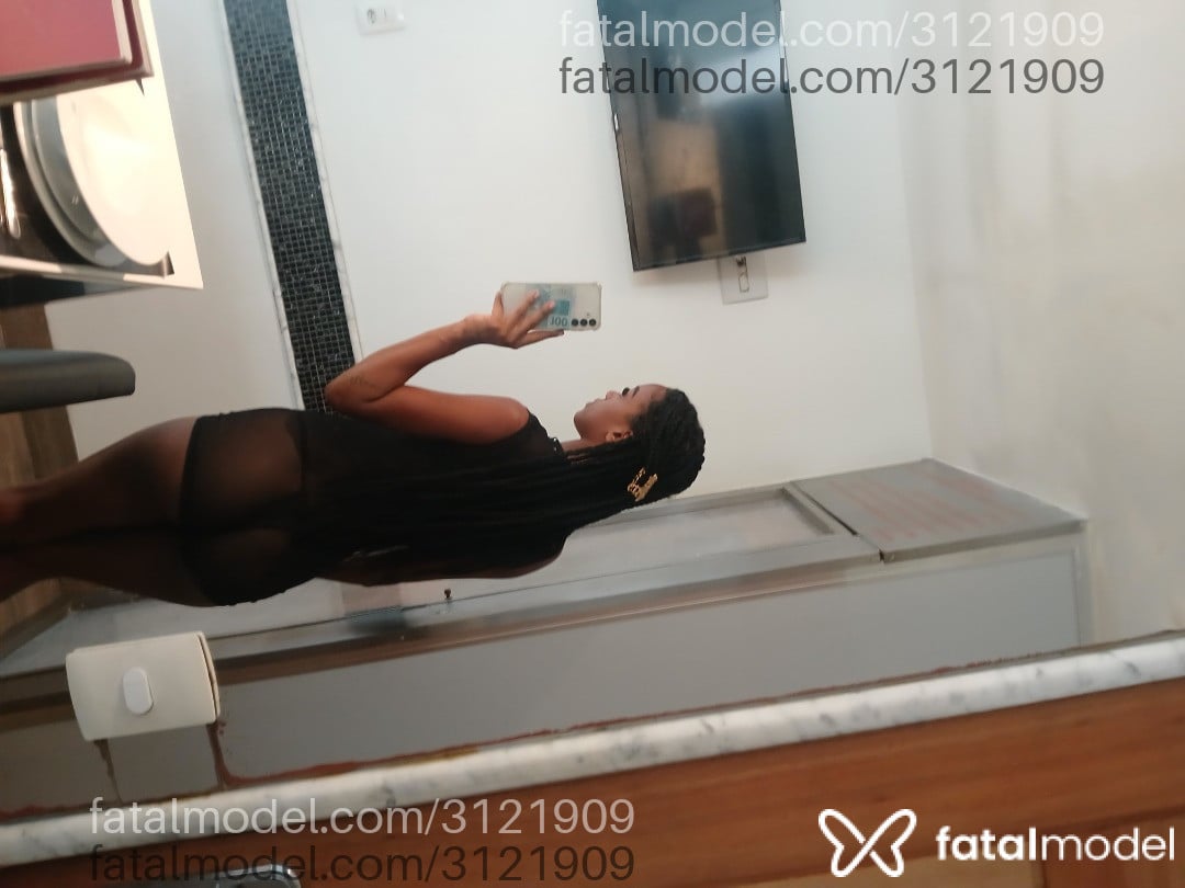 Acompanhante mulher morena (o) de olhos pretos em Rio de Janeiro Acompanhante mulher morena (o) de olhos pretos em Rio de Janeiro - Pyetra