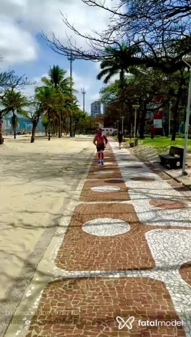 Acompanhante homem morena (o) de olhos castanhos - Thoor Acompanhante homem morena (o) de olhos castanhos - Thoor