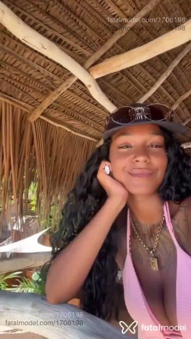 Acompanhante mulher morena (o) de olhos castanhos - Ludmilla
