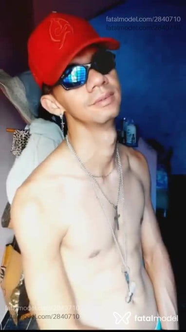 Acompanhante homem morena (o) de olhos castanhos em Aparecida de Goiânia - Goianinho