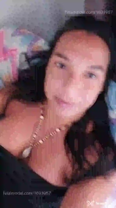 Acompanhante mulher trans com cabelo castanho de olhos castanhos em Ribeirão Preto - Valéria
