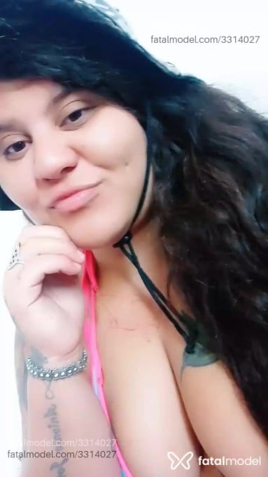 Acompanhante mulher com cabelo castanho de olhos castanhos em Virtual - Cristal Souza