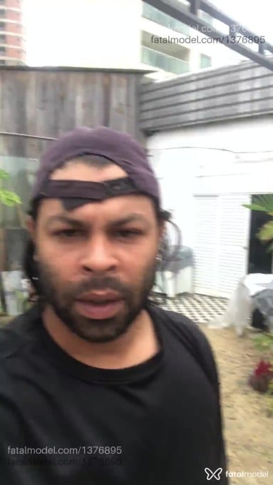 Acompanhante homem morena (o) de olhos castanhos em Itapema - Isevenbernard