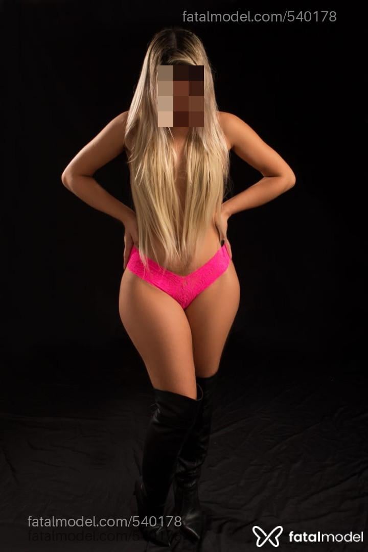 Acompanhante mulher loira (o) de olhos mel - Gaby Castro Acompanhante mulher loira (o) de olhos mel - Gaby Castro