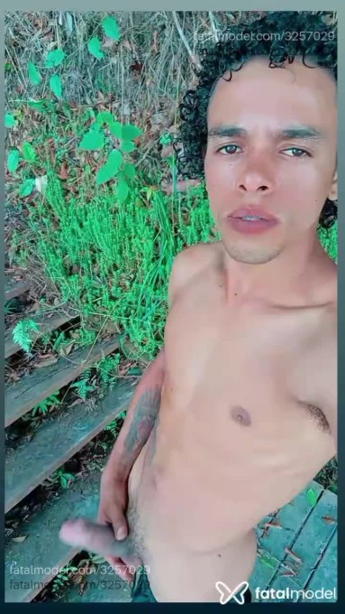 Acompanhante homem com cabelo castanho de olhos pretos em Linhares - Waschington