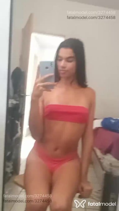 Acompanhante mulher trans com cabelo castanho de olhos castanhos em Virtual - Beatriz