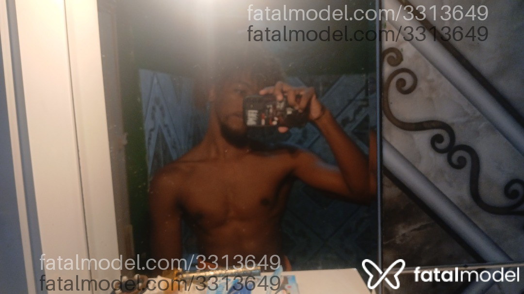 Acompanhante homem morena (o) de olhos pretos - Felipe Acompanhante homem morena (o) de olhos pretos - Felipe