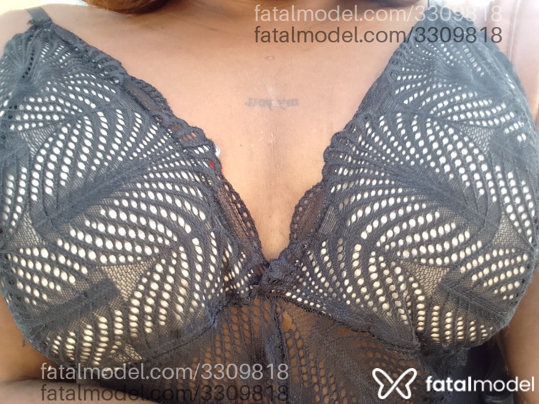 Acompanhante mulher com cabelo colorido de olhos mel em Belo Horizonte - Lazari