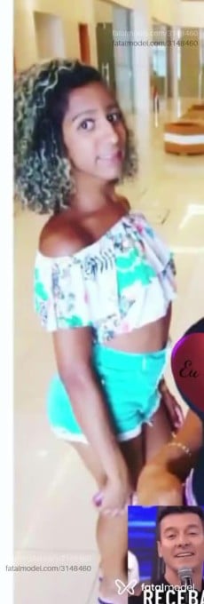 Acompanhante mulher trans morena (o) de olhos mel em Virtual - Allana