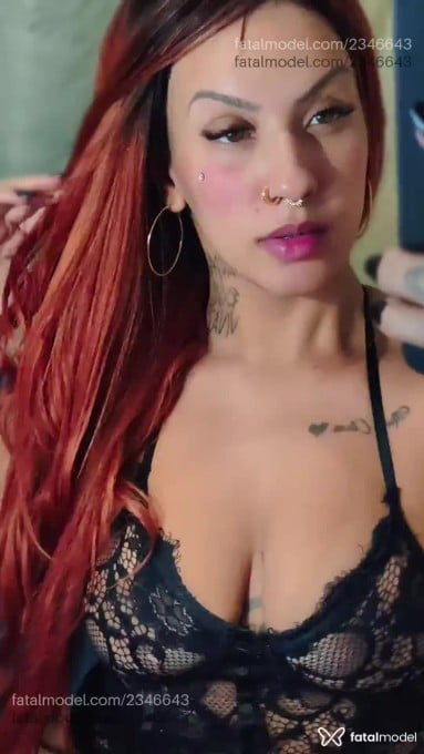 Acompanhante mulher com cabelo castanho de olhos verdes em São Paulo - Patrícia Borges
