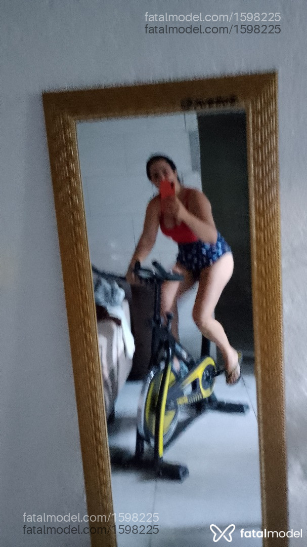 Acompanhante mulher morena (o) de olhos castanhos em Senador Canedo - Carla