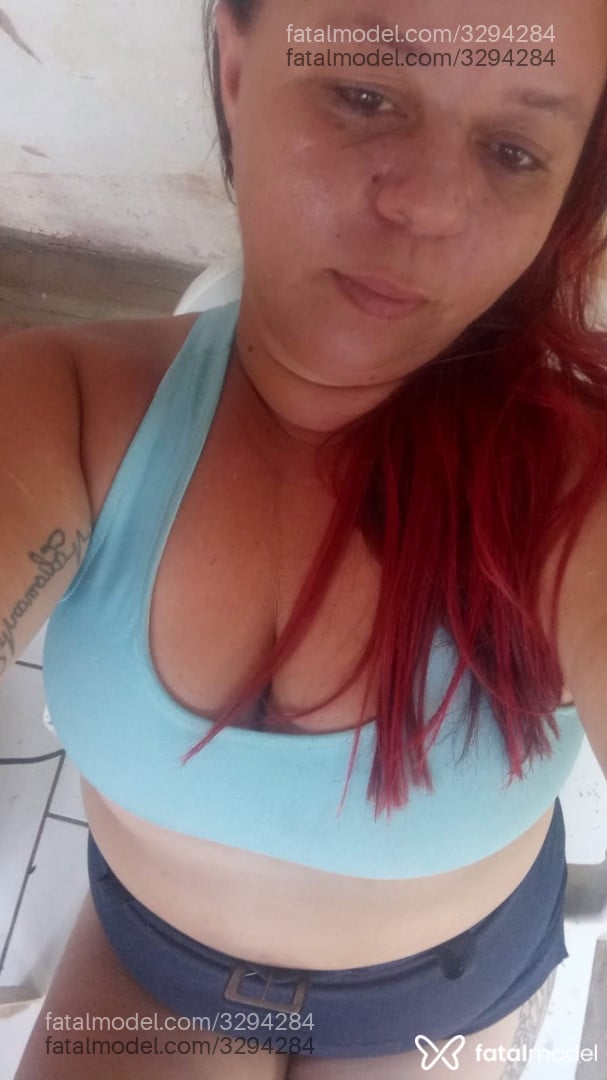 Acompanhante mulher com cabelo colorido de olhos castanhos em Mineiros Acompanhante mulher com cabelo colorido de olhos castanhos em Mineiros - Helozinha
