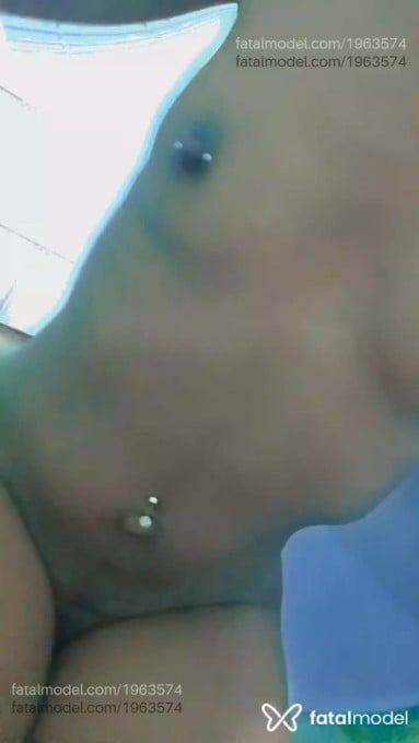 Acompanhante mulher com cabelo colorido de olhos castanhos em Ourinhos Acompanhante mulher com cabelo colorido de olhos castanhos em Ourinhos - Lorena