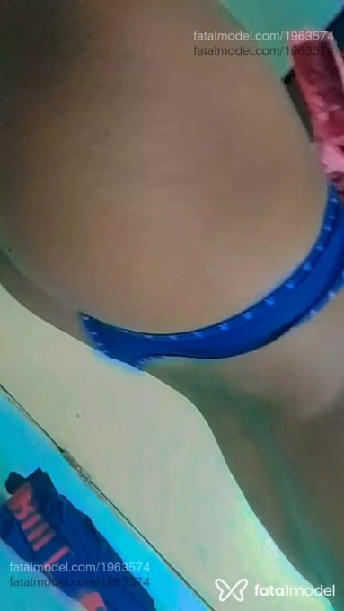 Acompanhante mulher com cabelo colorido de olhos castanhos em Ourinhos Acompanhante mulher com cabelo colorido de olhos castanhos em Ourinhos - Lorena