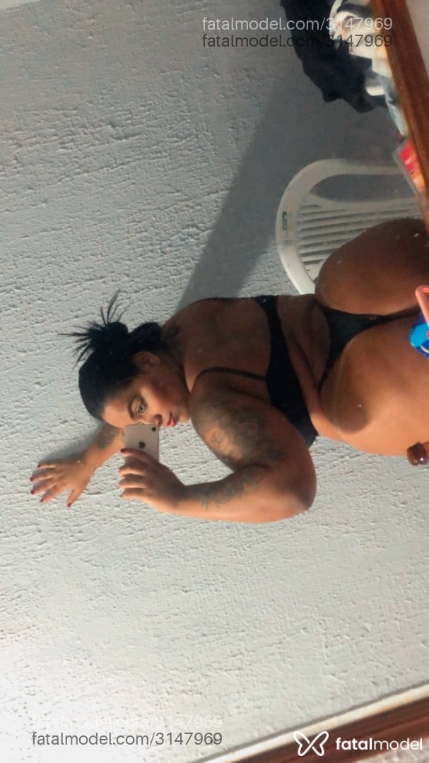 Acompanhante mulher com cabelo castanho de olhos castanhos em Nova Iguaçu - Flávia Mello