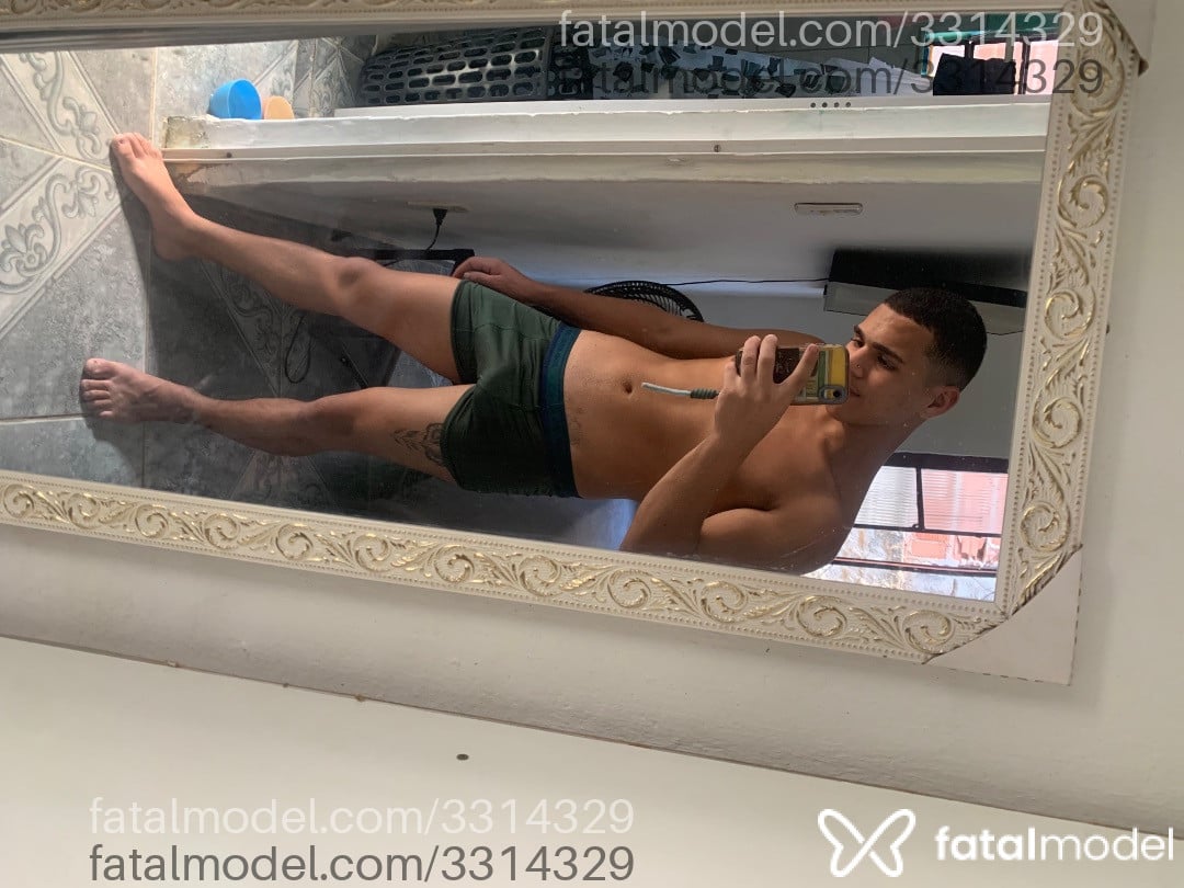 Acompanhante homem com cabelo castanho de olhos castanhos em Duque de Caxias Acompanhante homem com cabelo castanho de olhos castanhos em Duque de Caxias - João Guilherme