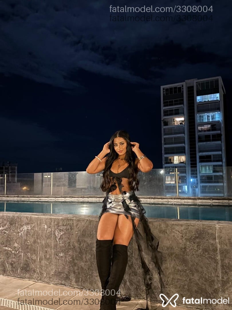 Acompanhante mulher morena (o) de olhos castanhos - Melissa