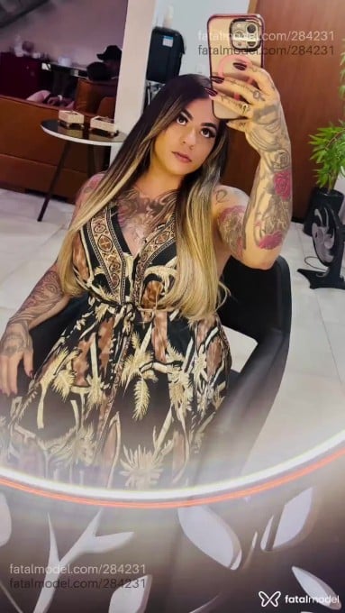 Acompanhante mulher com cabelo castanho de olhos castanhos em Limeira - CAROL FEMER