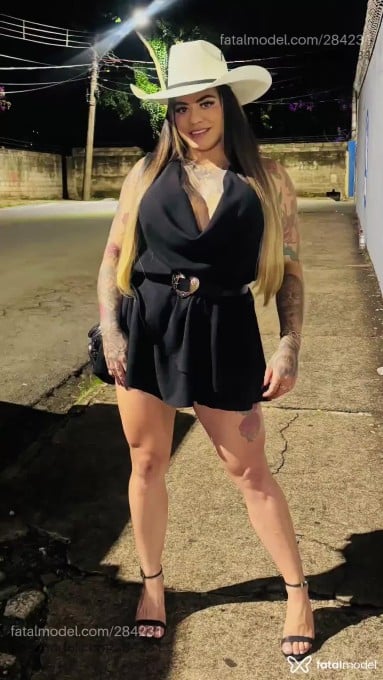 Acompanhante mulher com cabelo castanho de olhos castanhos em Limeira - CAROL FEMER